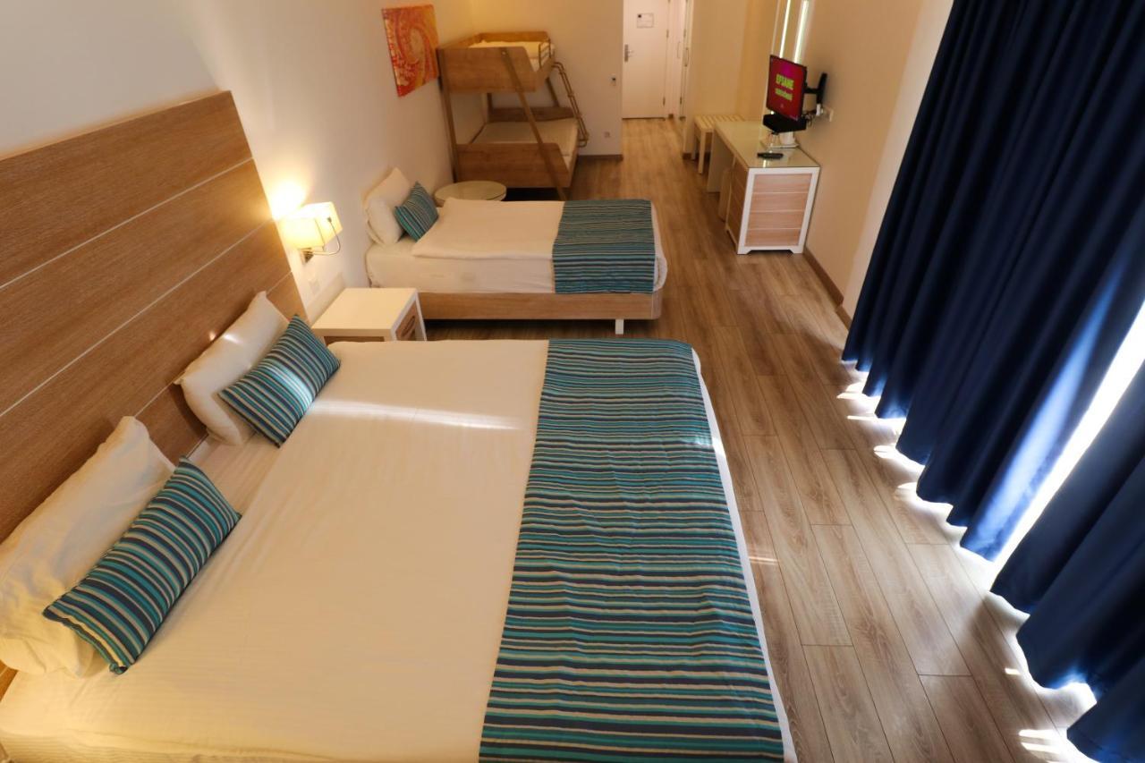 Garcia Resort & Spa Олудениз Экстерьер фото A room at the hotel